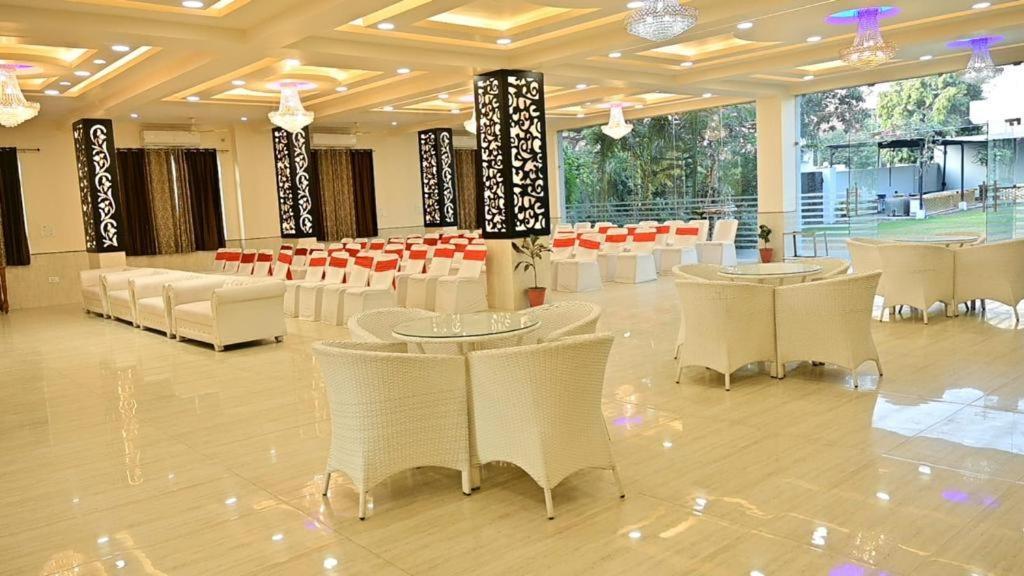 Shiv Palace Hotel