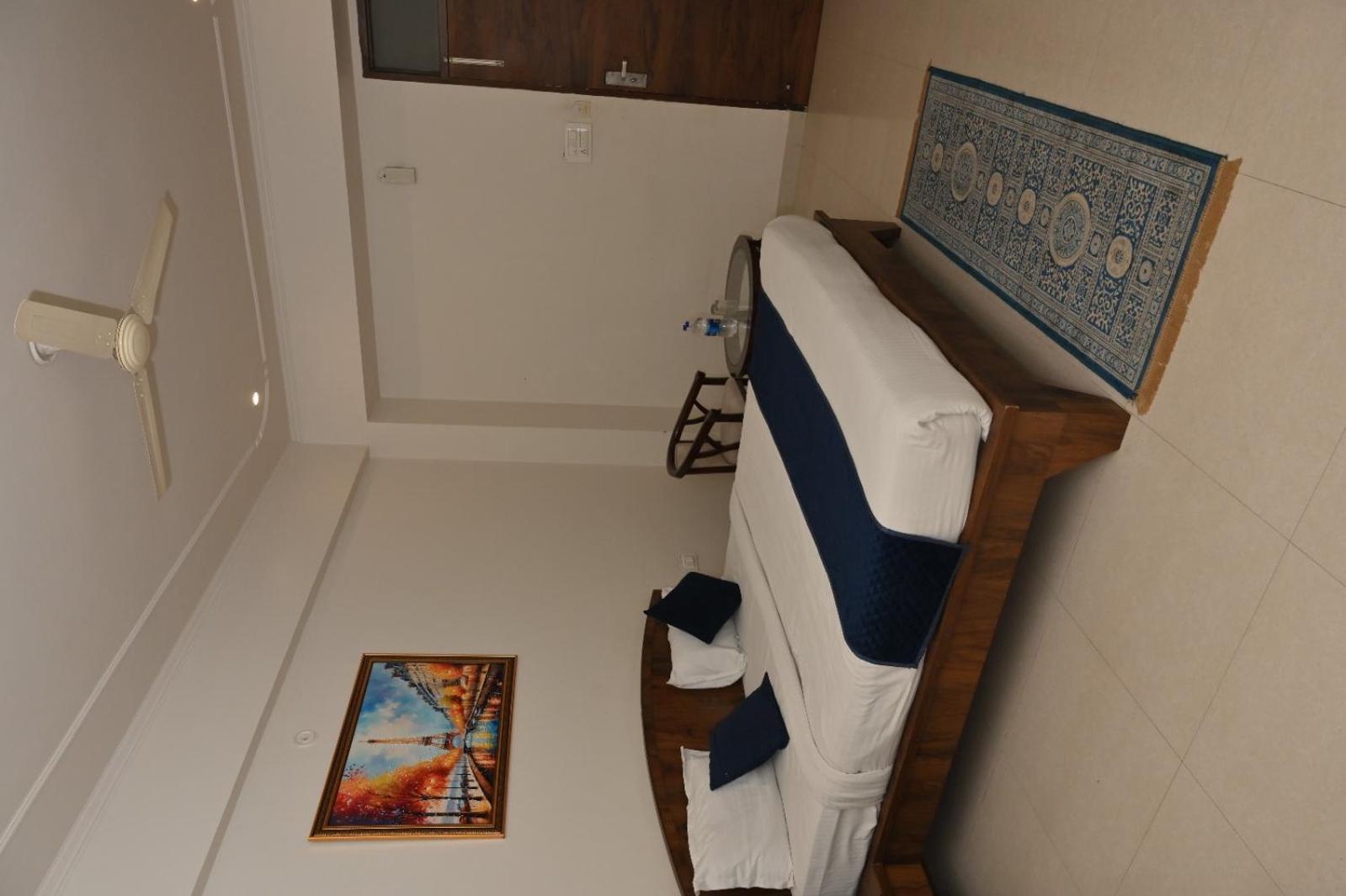 Shiv Palace Hotel