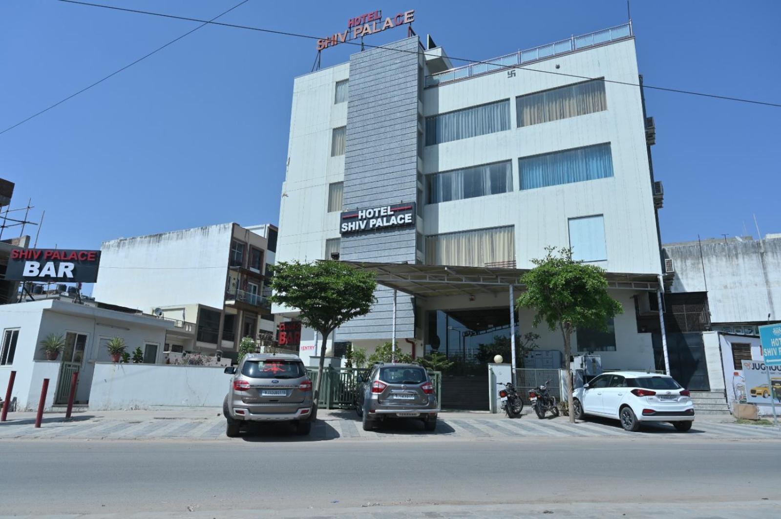 Shiv Palace Hotel 3*