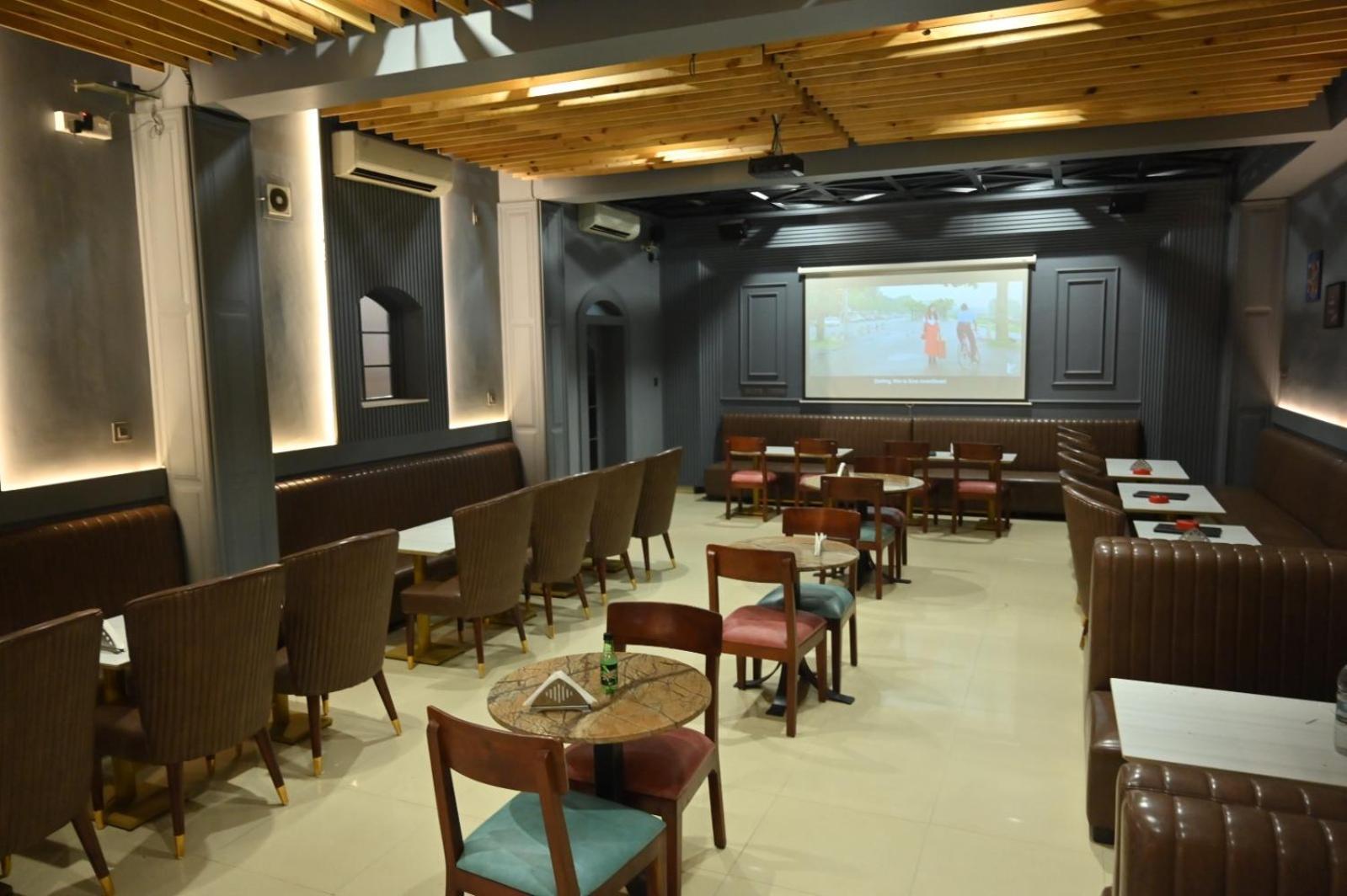 Shiv Palace Hotel